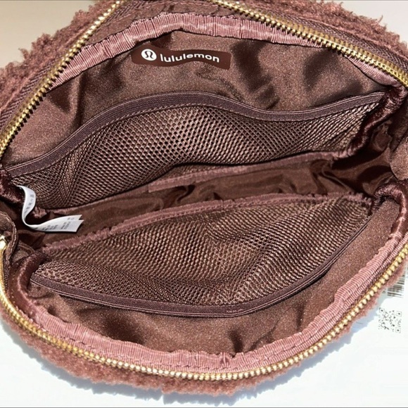 🆕 LULULEMON Athletica Everywhere Belt Bag Fleece LARGE 2L Brown Gold NWT - Picture 8 of 16